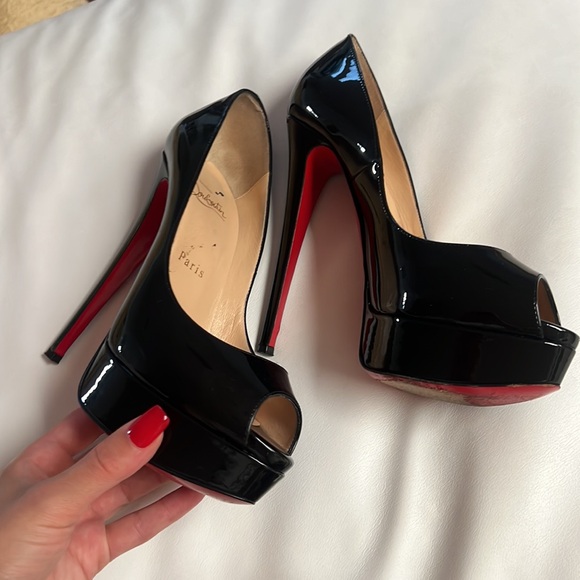 Louboutins 37.5 - Picture 3 of 5